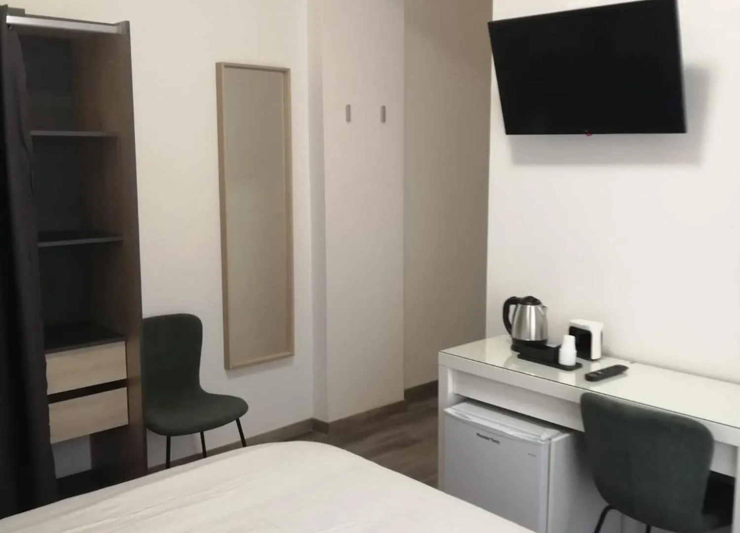 Vikos Lodge Bolonya 0*,